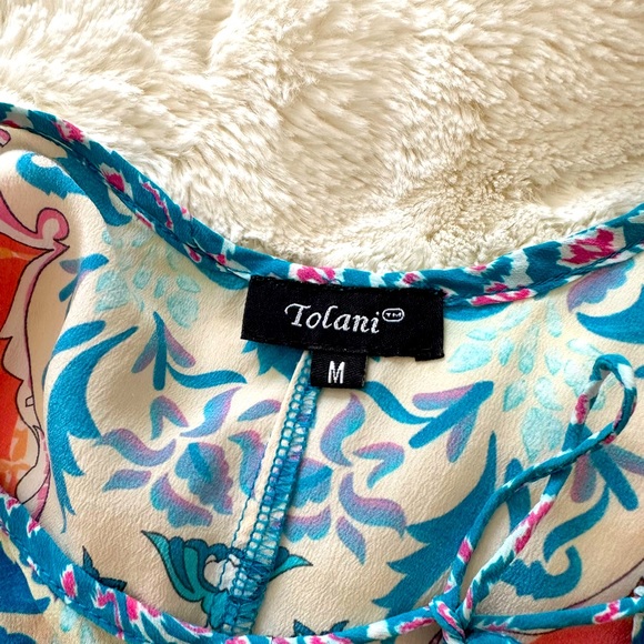 Tolani Cascade Robyn Silk Cold Shoulder Tunic -Medium - Picture 5 of 6